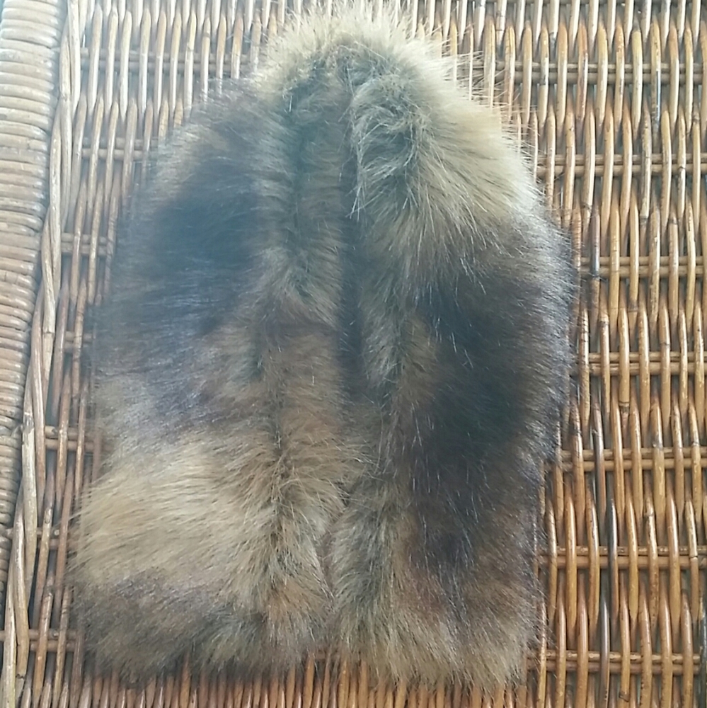 Stevie Mac faux fur scarf NWOT